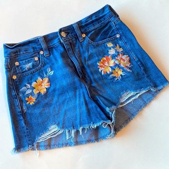 American Eagle Outfitter Jean Shorts Floral Pattern - Picture 1 of 6